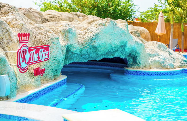 The Ritz Village Hotel - Foto 43