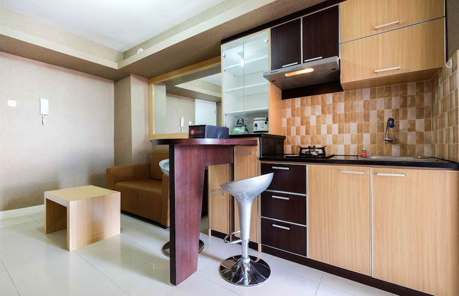 Homely 2 Bedroom at Bassura City Apartment By Travelio - Foto 10