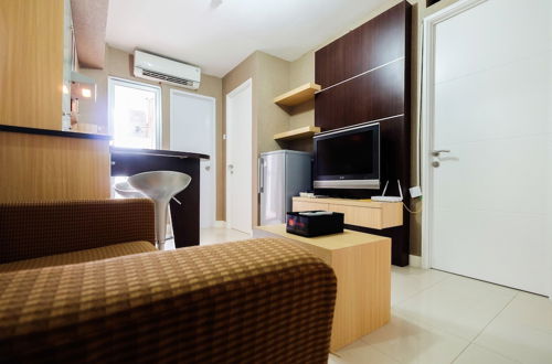 Photo 9 - Homely 2 Bedroom at Bassura City Apartment By Travelio