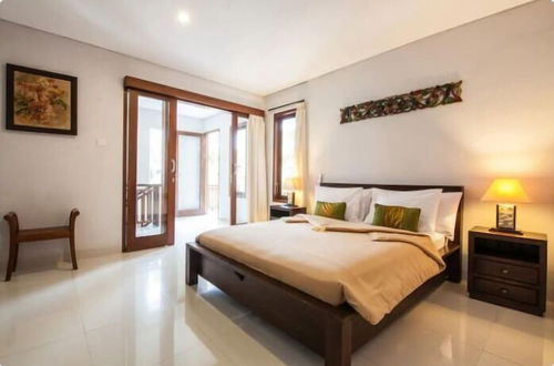 Photo 11 - SMV - garden - 6-BR · 6BR Garden Villa Walk to Beach N Shops Legian