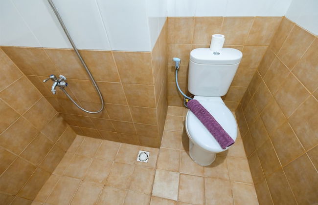 Studio at Green Pramuka City Serene Apartment Living By Travelio - Foto 11