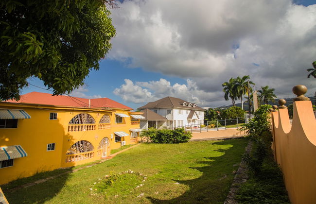 9 bed Villa Montego 10 Minute Walk to the Beach - Photo 39