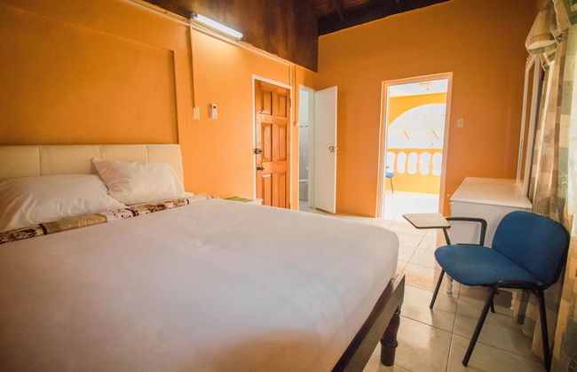 9 bed Villa Montego 10 Minute Walk to the Beach - Photo 15