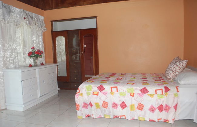 9 bed Villa Montego 10 Minute Walk to the Beach - Photo 5