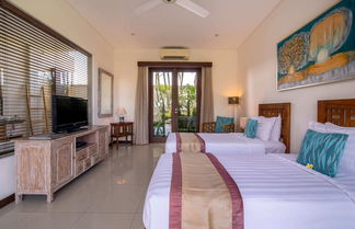 Photo 3 - Peaceful Private Villa, 3 BR, Canggu With Staff