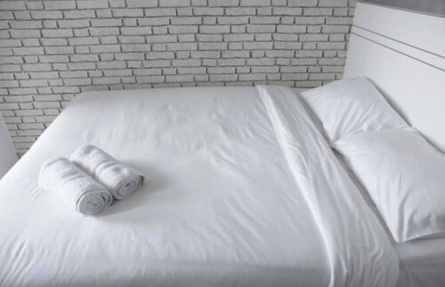 Modern and Comfortable Studio Apartment Springlake Summarecon near Summarecon - Foto 4