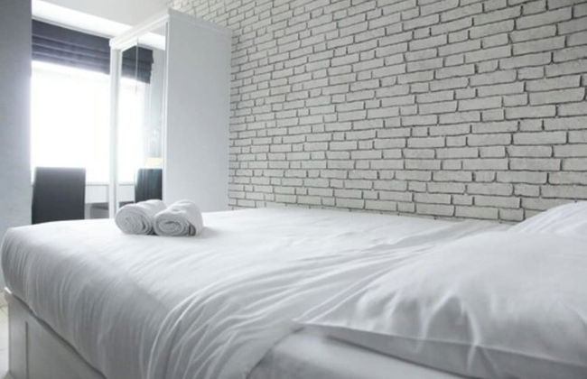 Modern and Comfortable Studio Apartment Springlake Summarecon near Summarecon - Foto 2