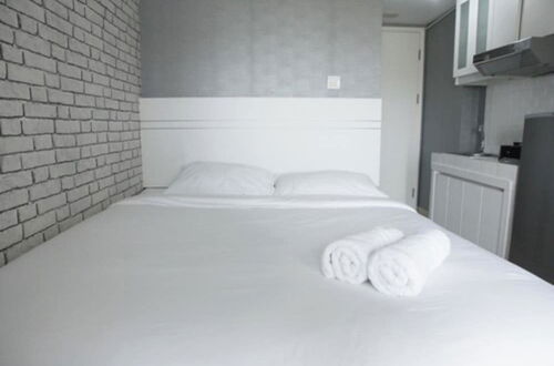 Foto 1 - Modern and Comfortable Studio Apartment Springlake Summarecon near Summarecon