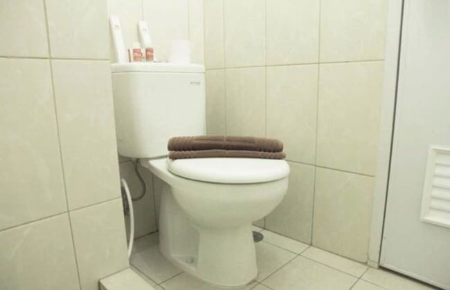 Modern and Comfortable Studio Apartment Springlake Summarecon near Summarecon - Foto 17