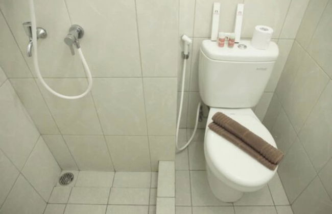 Modern and Comfortable Studio Apartment Springlake Summarecon near Summarecon - Foto 15