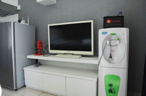 Photo 11 - Modern and Comfortable Studio Apartment Springlake Summarecon near Summarecon