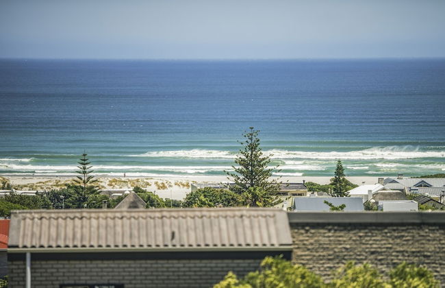 Home with an Ocean view - Photo 3