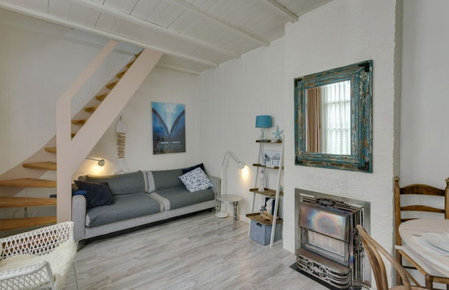 Picturesque Fisherman's House in Scheveningen near Shops - Photo 6