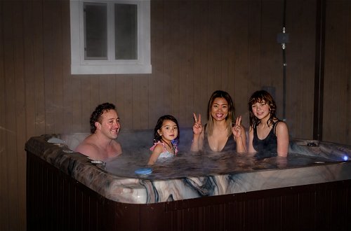 Photo 52 - Barefoot Villas Cabin 2 Moose w/ Hot Tub