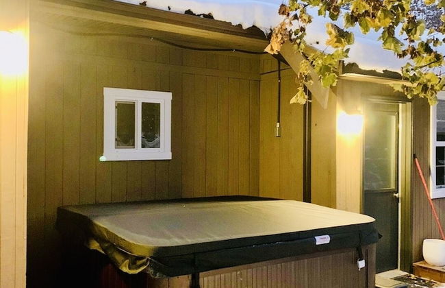 Barefoot Villas Cabin 2 Moose w/ Hot Tub - Foto 18