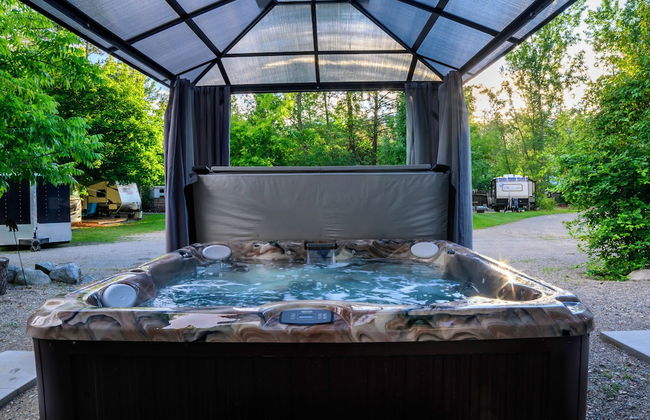 Barefoot Villas Cabin 2 Moose w/ Hot Tub - Foto 55