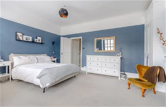 Photo 1 - Spacious 2 Bedroom Home in Lewisham