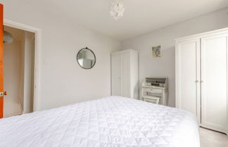 Photo 2 - Homely and Spacious 2 Bedroom House - Stratford