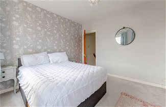 Photo 1 - Homely and Spacious 2 Bedroom House - Stratford