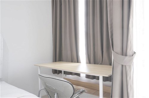 Foto 6 - Modern Look Studio Room At Citra Living Apartment