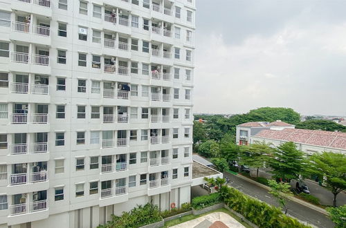 Foto 16 - Modern Look Studio Room At Citra Living Apartment