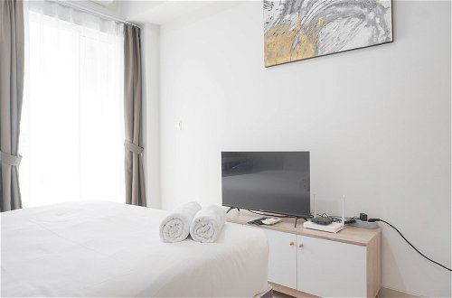 Foto 5 - Modern Look Studio Room At Citra Living Apartment