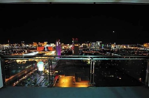 Photo 33 - Luxury Suites at the Palms