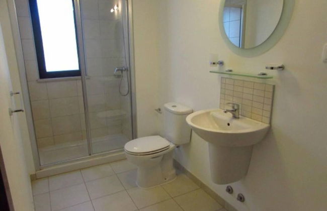 2 Bedrooms 2 Bathrooms Pool View Apartment - Photo 5