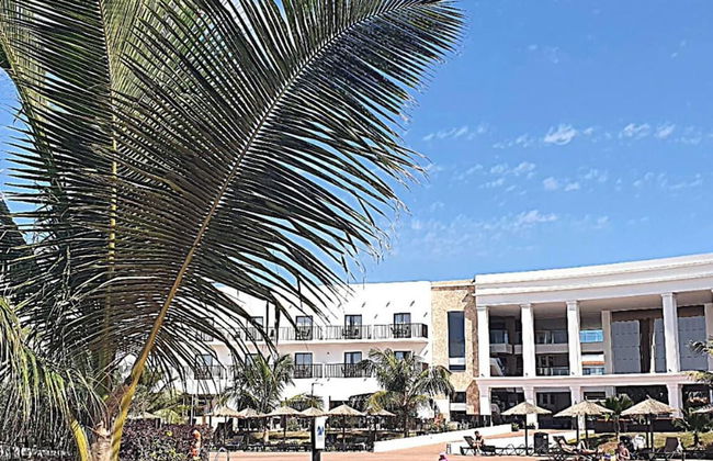 2 Bedrooms 2 Bathrooms Pool View Apartment - Photo 13