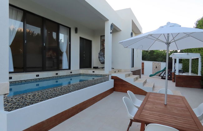 The White House TCI Guest House - Photo 14