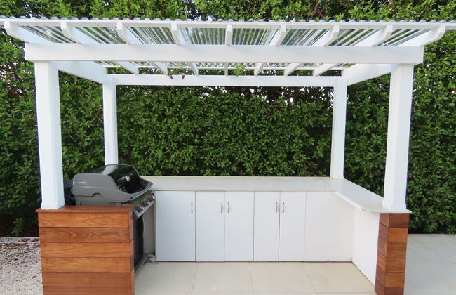 The White House TCI Guest House - Photo 22