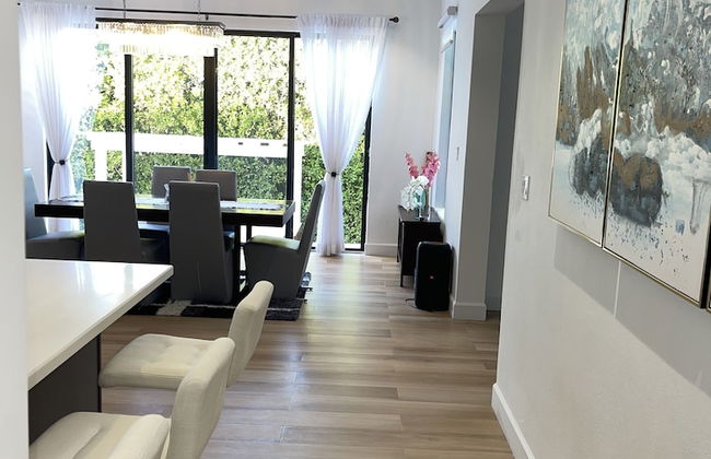 The White House TCI Guest House - Photo 5