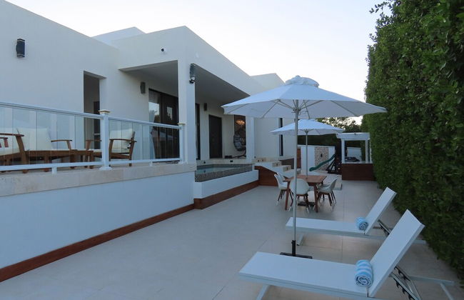 The White House TCI Guest House - Photo 24