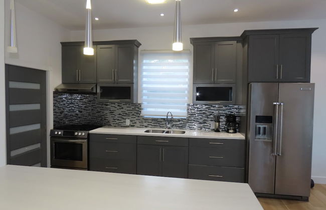 The White House TCI Guest House - Photo 7