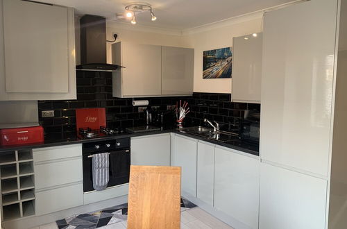 Photo 7 - Lovely 2-bed Apartment in Wallasey, Sleeps 4