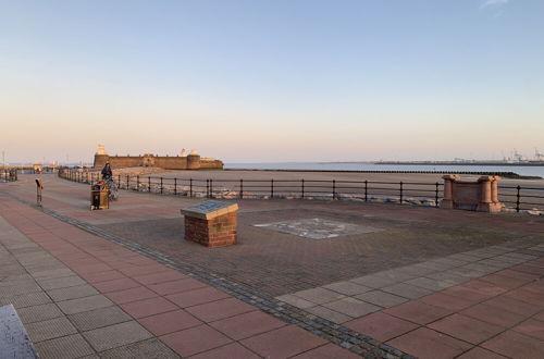 Foto 19 - Lovely 2-bed Apartment in Wallasey, Sleeps 4