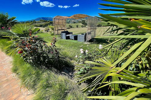 Foto 69 - Apt 5 - Wondrous Infinity Pool, Extensive Grounds in Spoleto. Sleeps 4