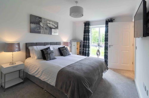 Photo 3 - Spacious 2 Bedroom Modern Apartment in Inverness