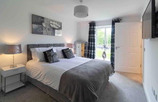 Photo 3 - Spacious 2 Bedroom Modern Apartment in Inverness