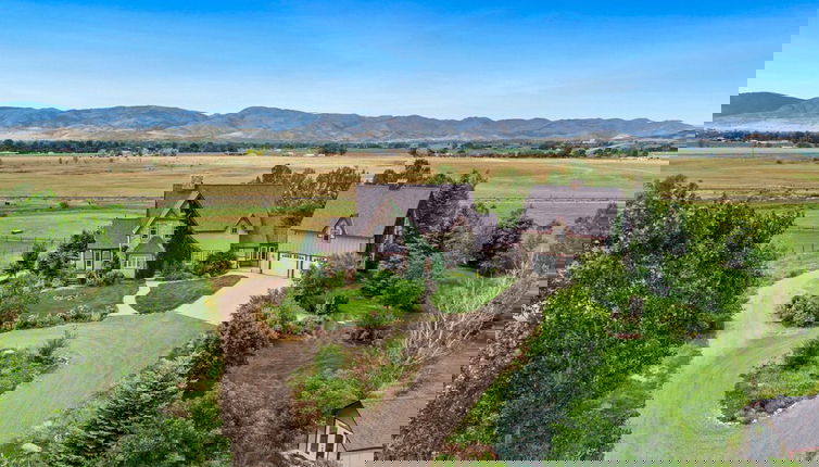 Photo 1 - Sunrise Ranch! Amazing Mountain Views!