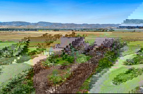Photo 1 - Sunrise Ranch! Amazing Mountain Views!