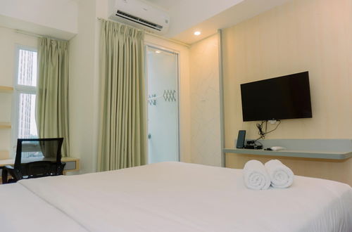 Photo 3 - Nice And Comfy Studio Apartment Akasa Pure Living Bsd