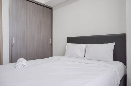 Photo 7 - Comfort 2Br At Gold Coast Apartment
