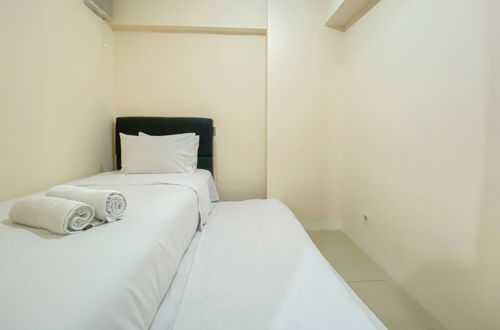 Foto 3 - Minimalist And Good Deal 2Br At Bassura City Apartment