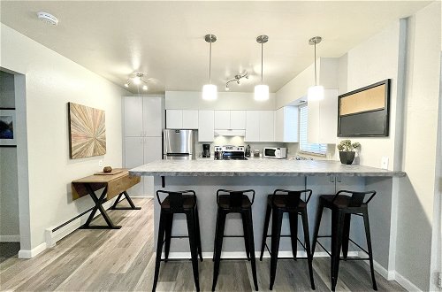 Photo 5 - Stylish Condo in the Heart of Old Town
