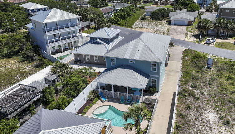 Foto 1 - 5 Bed, 5 Bath Beach Home/only a 3 Minute Walk To The Beach! Sleeps 12