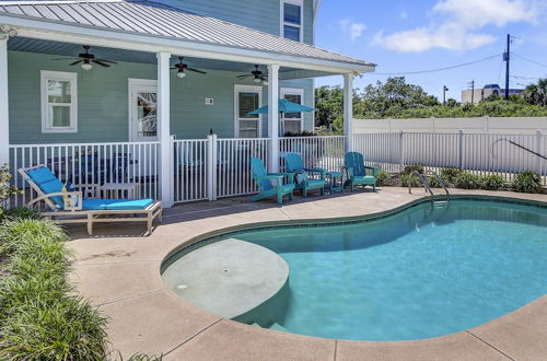 Photo 41 - 5 Bed, 5 Bath Beach Home/only a 3 Minute Walk To The Beach! Sleeps 12