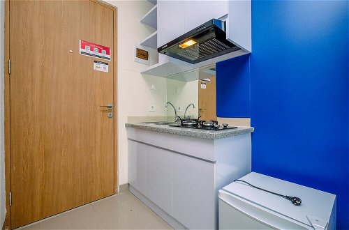 Foto 5 - Restful And Comfortable Studio Apartment At B Residence