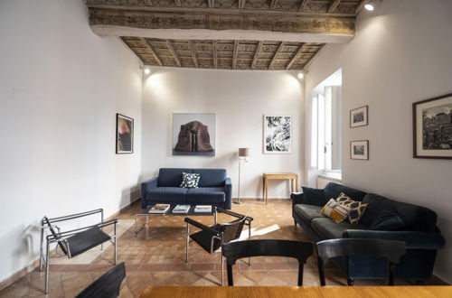 Photo 2 - Artsy and Elegant Apartment Near Pantheon