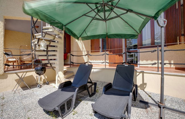 Beachfront Villa With Solarium - Photo 18